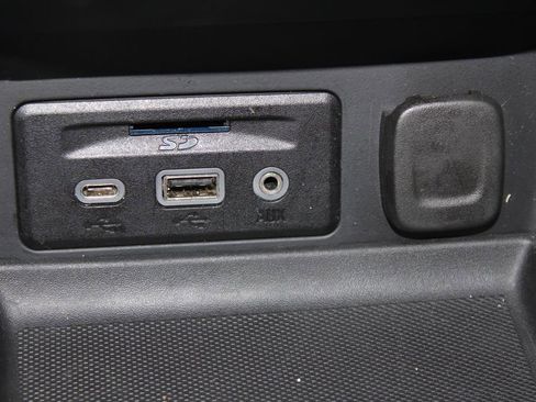 Used 2024 GMC Terrain SLT image 43