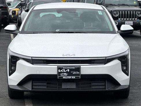 New 2026 Kia K4 LXS image 9