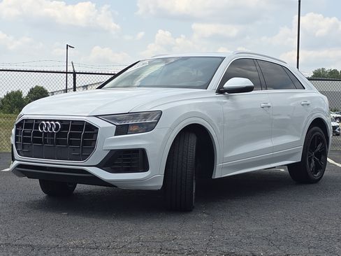 Certified 2023 Audi Q8 Premium AWD/4WD image 3
