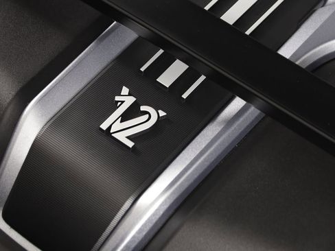 Used 2024 Rolls-Royce Cullinan Black Badge AWD/4WD image 34