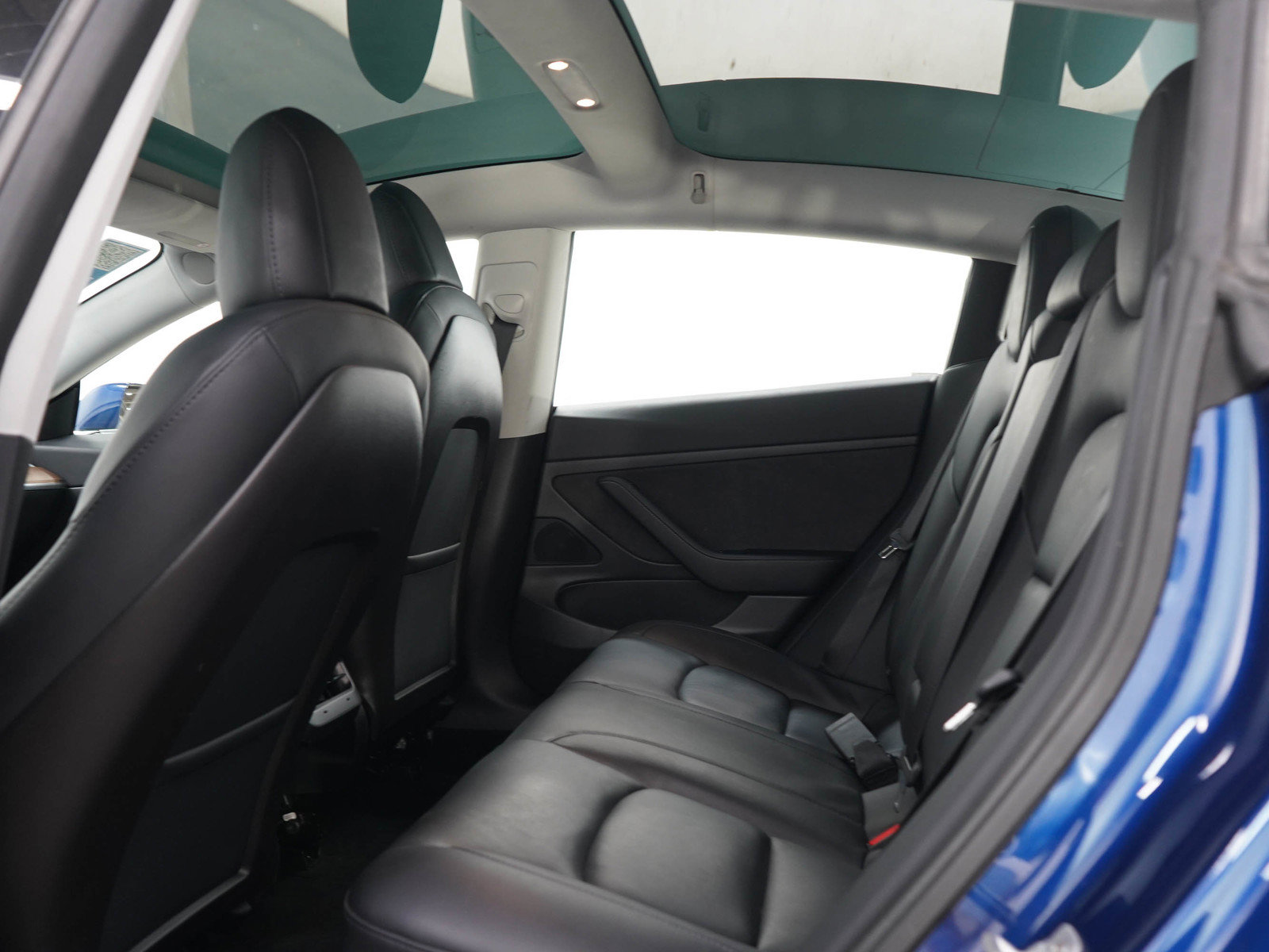 Used 2020 Tesla Model 3 Standard Range RWD image 13