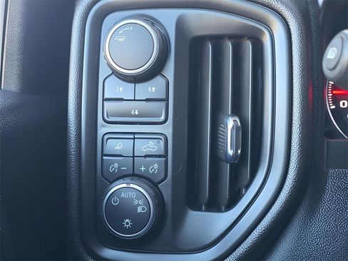 Used 2025 Chevrolet Silverado 2500 Custom w/ Custom Value Package image 23