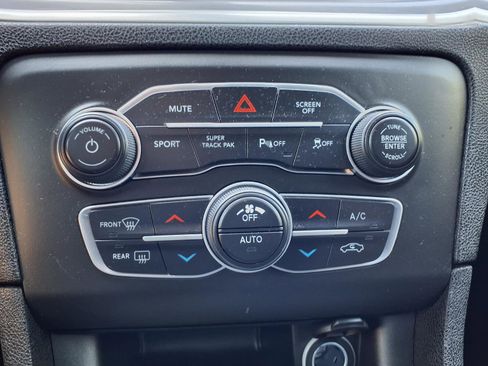 Used 2022 Dodge Charger R/T RWD image 7