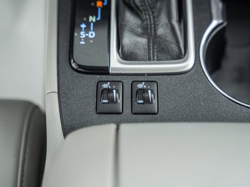 Used 2019 Toyota Highlander XLE w/ Protection Package #3 image 24