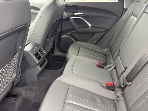 Used 2025 Audi Q5 Premium w/ Convenience Package AWD/4WD image 23