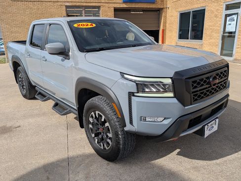 Used 2024 Nissan Frontier PRO-4X w/ Technology Package image 4