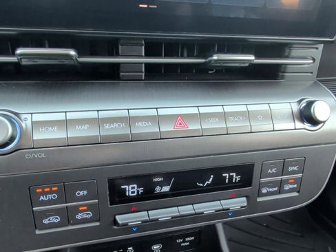 Used 2024 Hyundai Kona SEL image 17