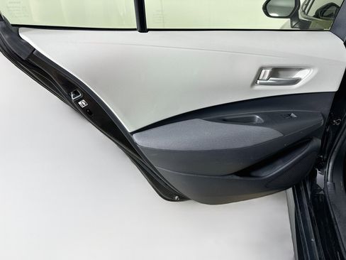 Used 2021 Toyota Corolla LE w/ LE Convenience Package FWD image 25