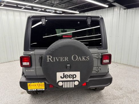 Used 2023 Jeep Wrangler Unlimited Sahara AWD/4WD image 5