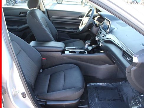 Certified 2024 Nissan Altima 2.5 SV image 17