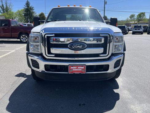 Used 2012 Ford F550 4x4 SuperCab Super Duty w/ Payload Upgrade Pkg image 5
