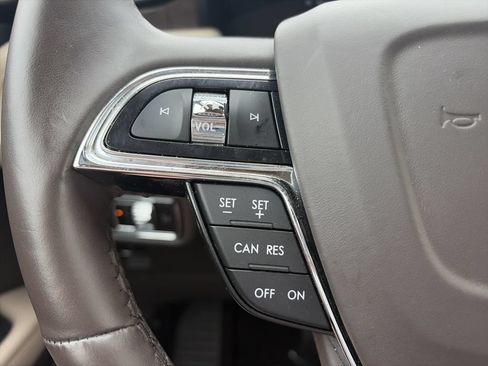 Used 2023 Lincoln Nautilus Reserve FWD image 21