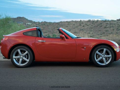 Used 2009 Pontiac Solstice Coupe RWD image 7
