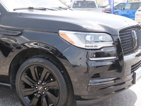 Used 2022 Lincoln Navigator L Reserve RWD image 6