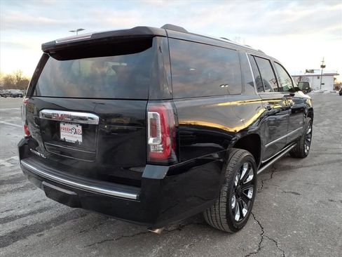 Used 2020 GMC Yukon XL Denali w/ Denali Ultimate Package AWD/4WD image 6