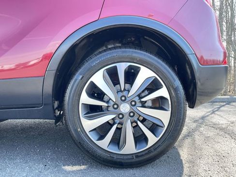 Certified 2018 Buick Encore Essence FWD image 33