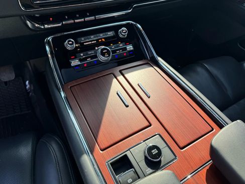 Used 2022 Lincoln Navigator Reserve image 20