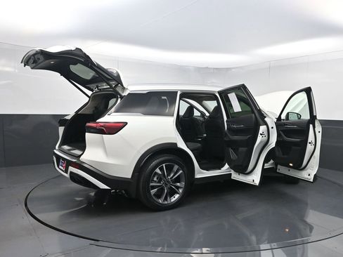 Used 2023 INFINITI QX60 Luxe w/ Cargo Package FWD image 42