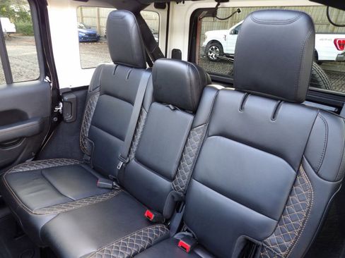 Used 2021 Jeep Wrangler Unlimited Sahara image 19