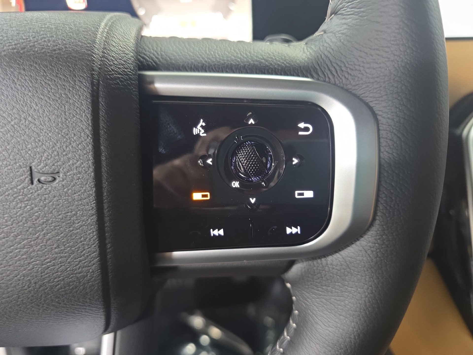 New 2026 Nissan Armada SL w/ Captain's Chari Seat Package AWD/4WD image 18