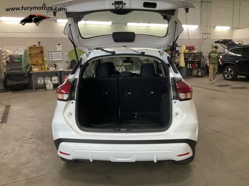 Used 2022 Nissan Kicks S image 27