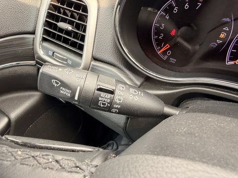 Used 2020 Jeep Grand Cherokee Limited AWD/4WD image 19