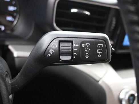 Used 2022 Ford Explorer XLT w/ Equipment Group 202A AWD/4WD image 18