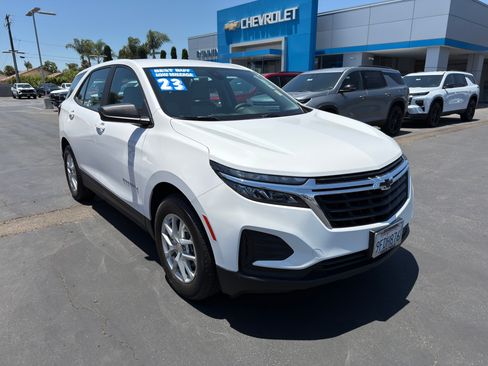 Used 2023 Chevrolet Equinox LS w/ LPO, Cargo Package FWD image 2