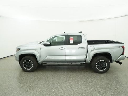 New 2025 Toyota Tacoma TRD Sport image 3