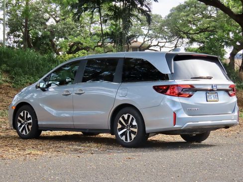 Used 2025 Honda Odyssey EX-L image 7