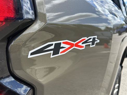 Certified 2023 Chevrolet Colorado LT AWD/4WD image 28