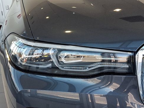 Used 2022 BMW X7 xDrive40i w/ Executive Package image 9