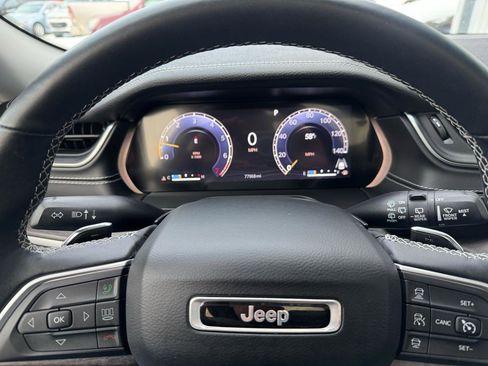 Used 2022 Jeep Grand Cherokee L Limited image 27