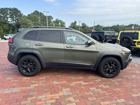 Used 2018 Jeep Cherokee Trailhawk w/ Quick Order Package 27L AWD/4WD image 37
