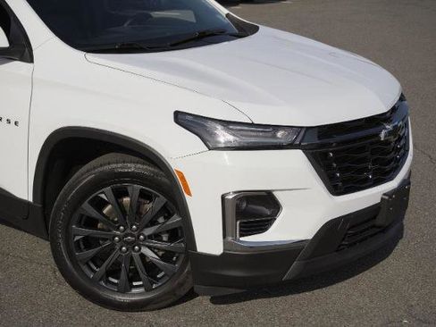 Used 2023 Chevrolet Traverse RS AWD/4WD image 3
