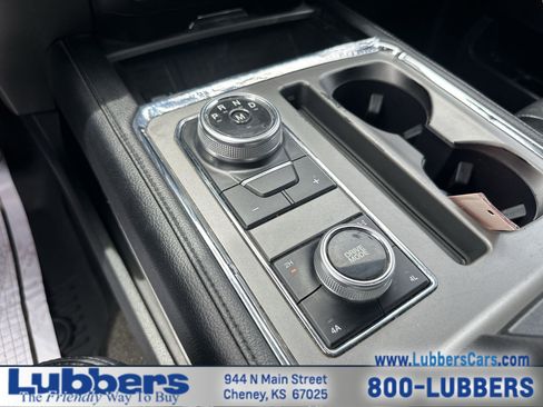 Used 2018 Ford Expedition XLT w/ Equipment Group 202A AWD/4WD image 20