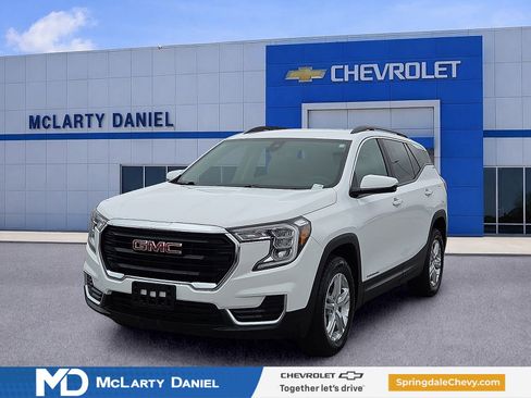 Certified 2023 GMC Terrain SLE w/ Driver Convenience Package AWD/4WD image 2