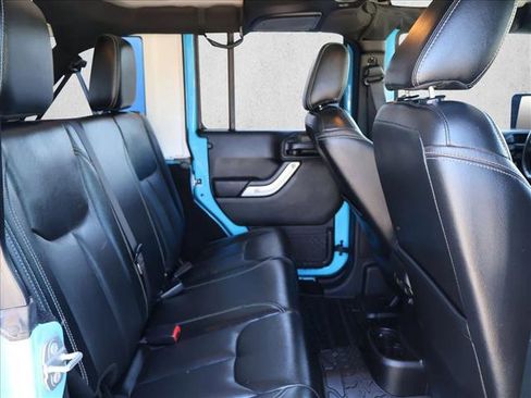 Used 2017 Jeep Wrangler Unlimited Sahara w/ Connectivity Group AWD/4WD image 23