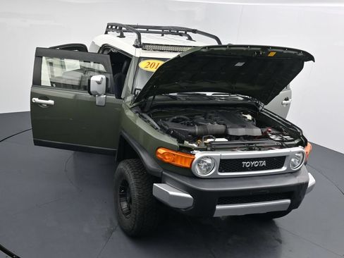 Used 2012 Toyota FJ Cruiser 4WD w/ Convenience Pkg image 39