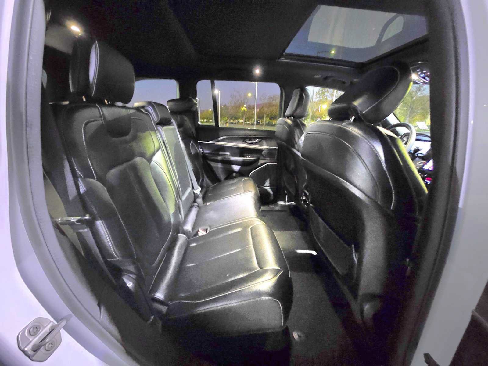 Used 2024 Jeep Grand Cherokee Limited 4xe AWD/4WD image 12