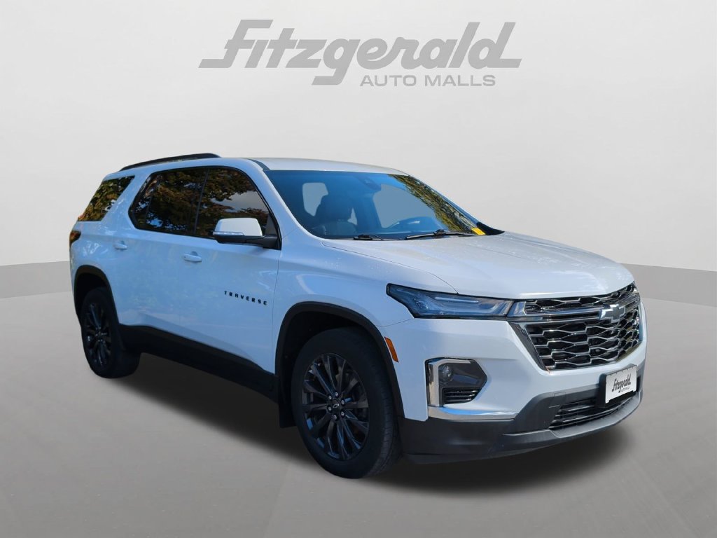 Used 2022 Chevrolet Traverse RS w/ LPO, Cargo Package FWD image 1