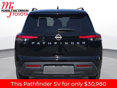 Used 2025 Nissan Pathfinder SV image 11