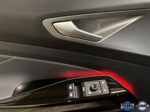 Used 2024 Volkswagen ID.4 S image 33