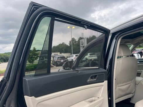 Used 2018 Volkswagen Atlas SEL FWD image 33