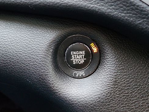 Used 2018 Jeep Cherokee Latitude Plus image 9