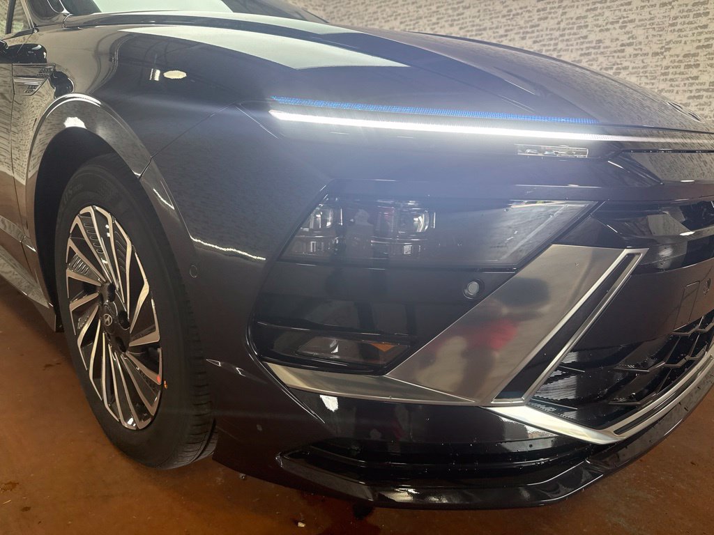 New 2026 Hyundai Sonata Limited FWD image 9