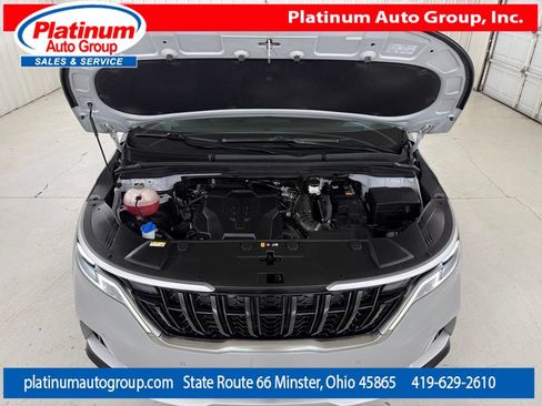 Used 2023 Kia Carnival EX FWD image 60