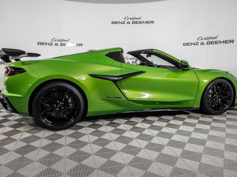 Used 2026 Chevrolet Corvette Z06 w/ Z07 Performance Package RWD image 5