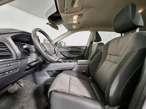 Used 2025 Nissan Rogue SV AWD/4WD image 13