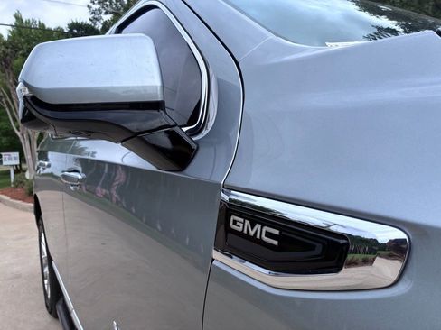 Used 2024 GMC Yukon SLT w/ SLT Luxury Package RWD image 4